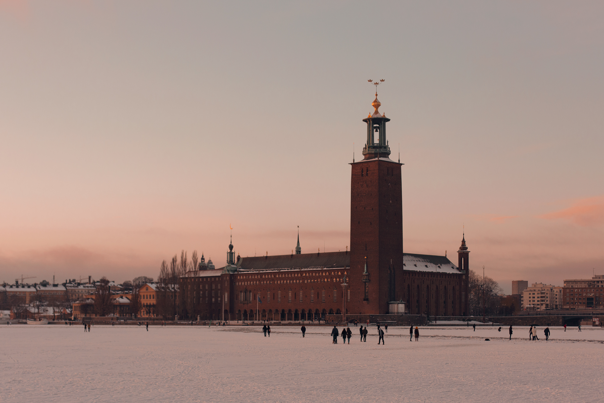 Stockholms stadshus på vintern