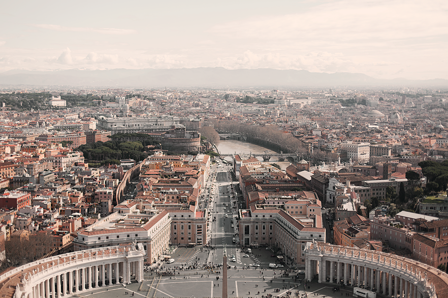 Utsikt över Vatikanstaten från toppen av Peterskyrkan