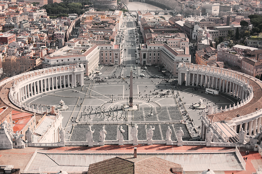 Utsikt över Vatikanstaten från toppen av Peterskyrkan