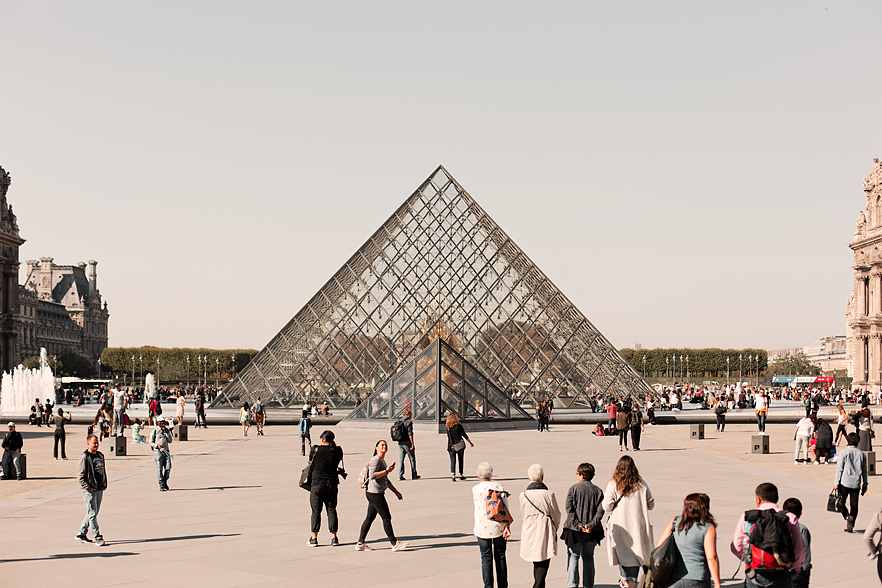 Pyramiderna utanför Louvren