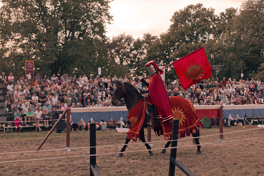 Tornerspel på Medeltidsveckan på Gotland