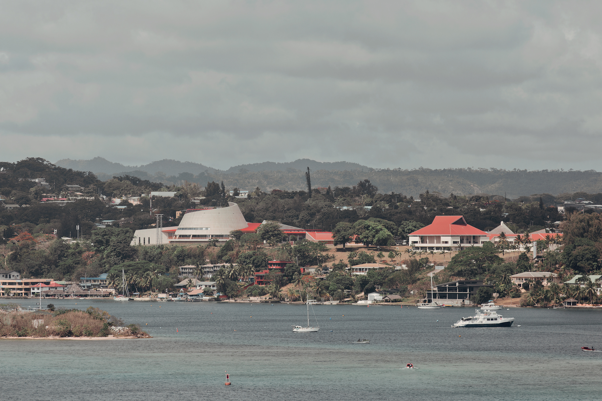Utsikt över Port Vila från fartyget