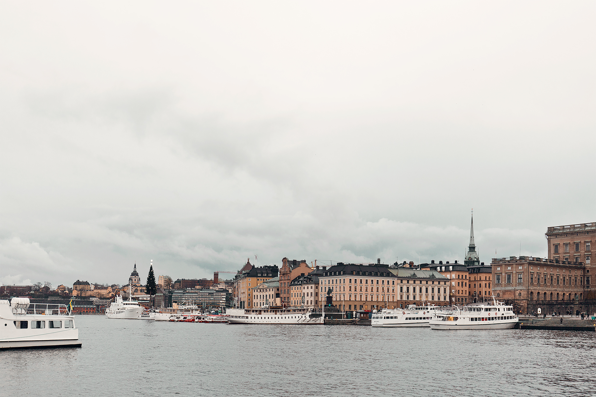 Båt till Vaxholm från Strömkajen