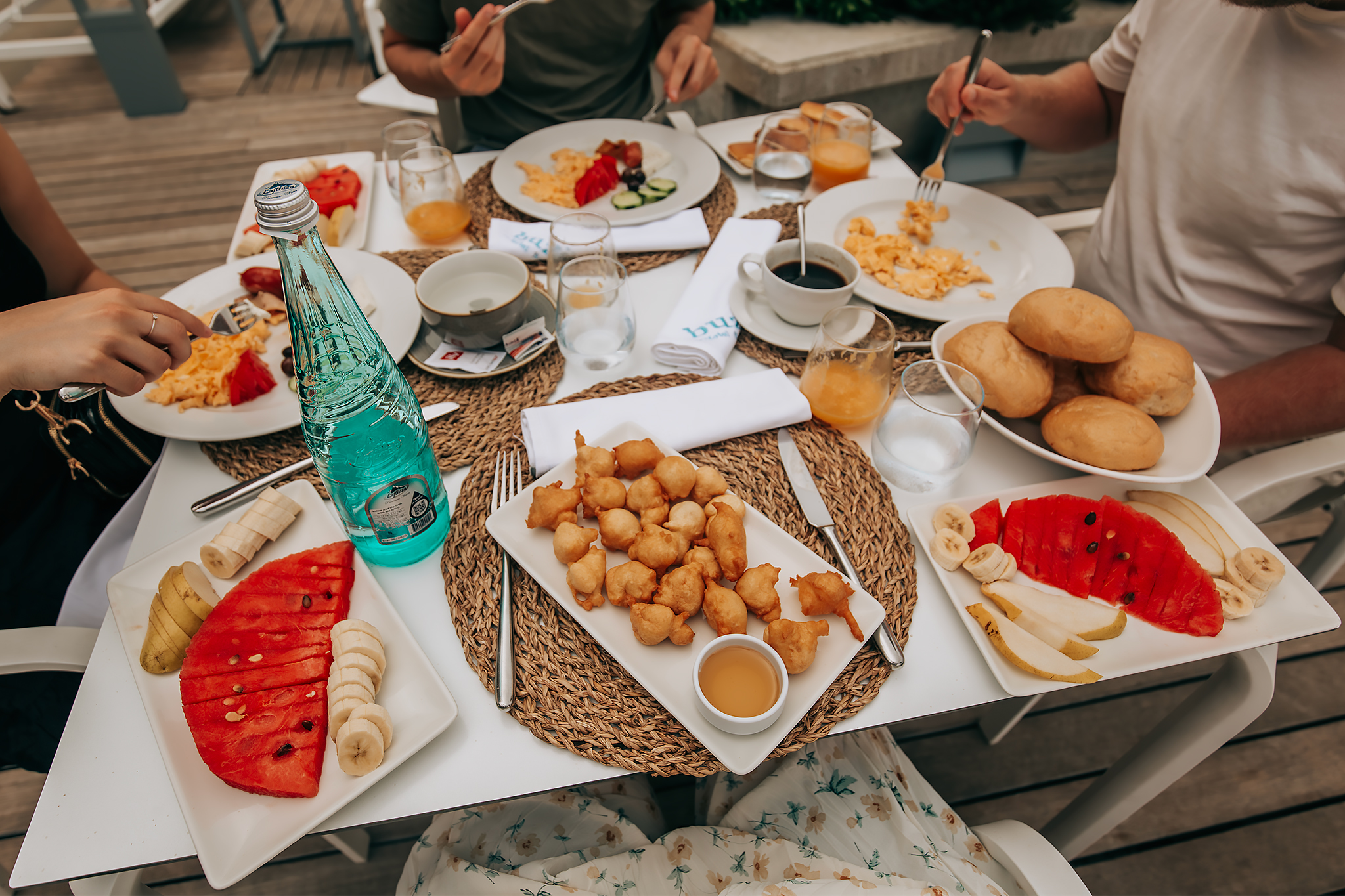 Frukost på Buzë Hotel