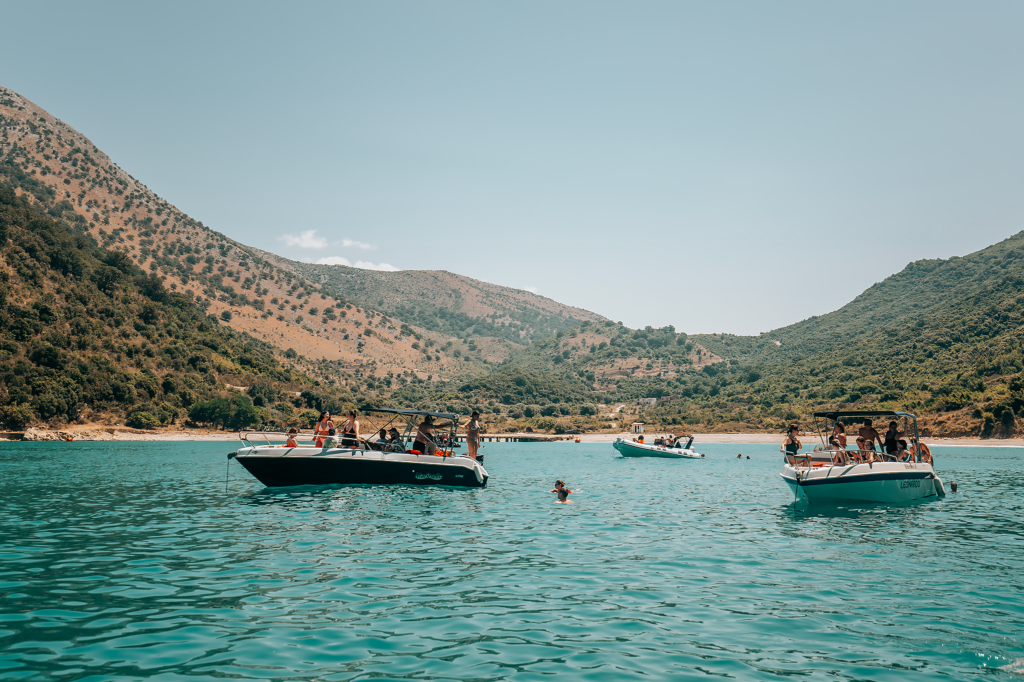 Båtutflykt i Saranda: Badstopp vid stranden Kakomës