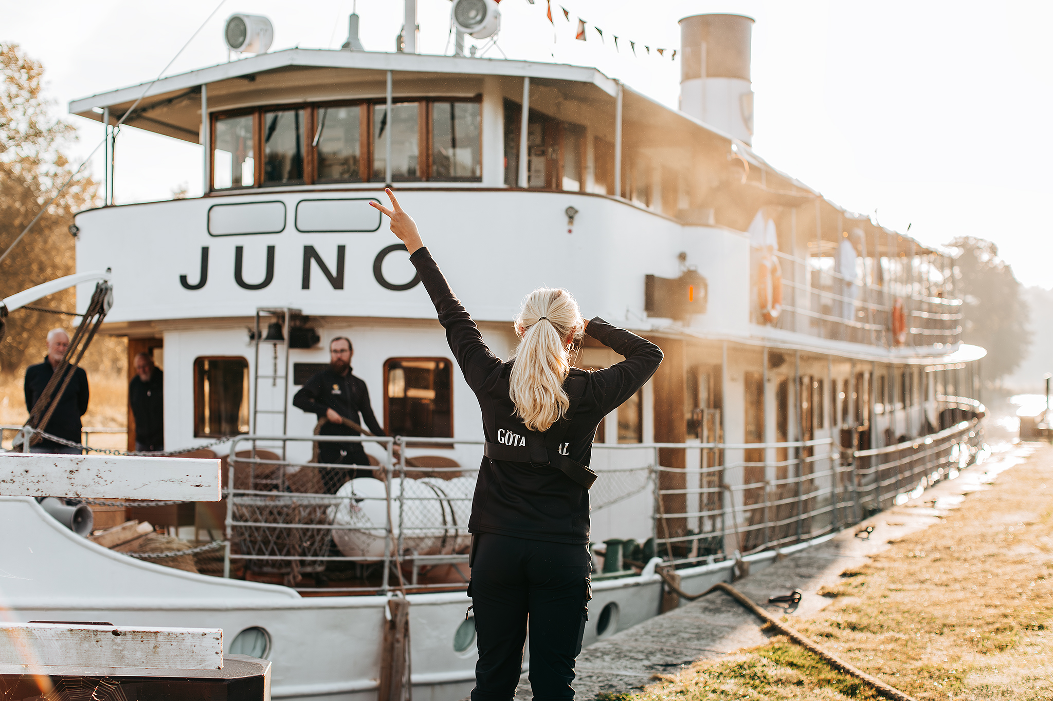 Morgonpromenad längs med Göta kanal​