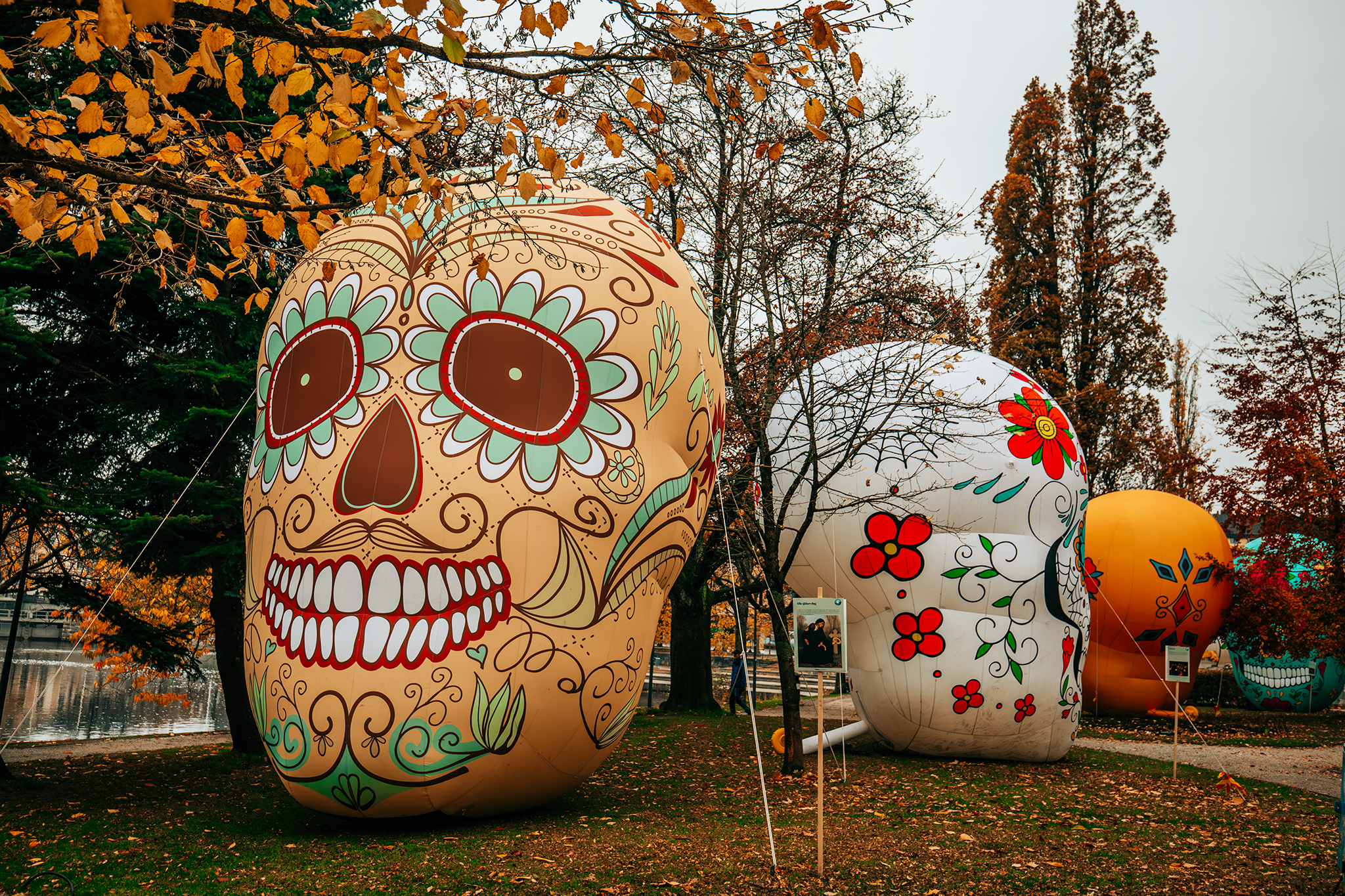 Dödskallarna under Halloween vid Örebro slott​