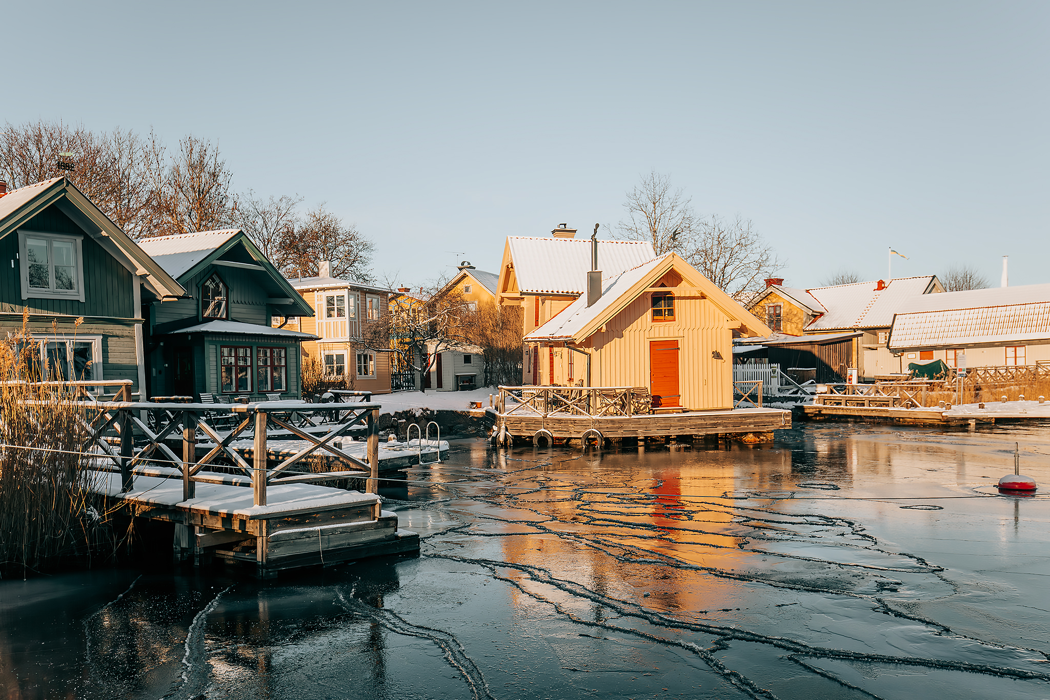 Norrhamnen i Vaxholm​ på vintern​.