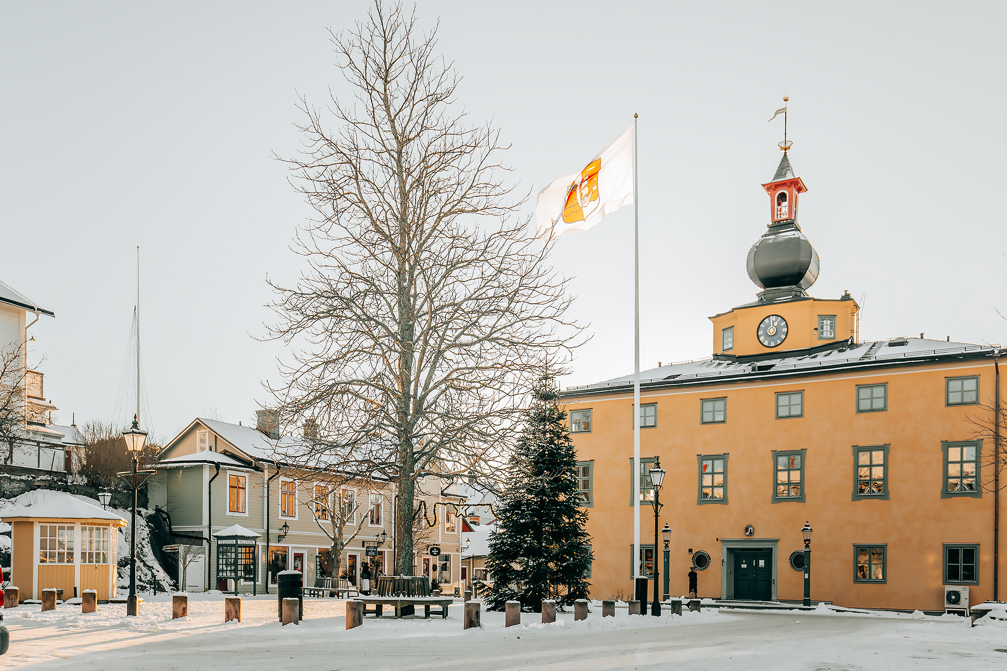 Rådhustorget i Vaxholm​ på vintern.